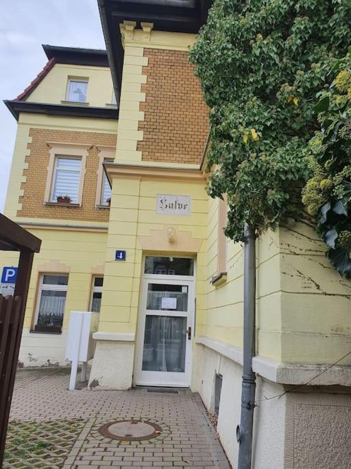 Ferienwohnung Direkt Am Kurpark Mit Gradierwerk Solestadt Bad Durrenberg Exterior photo